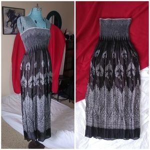Lapis Maxi Dress Black on Grey with white one size